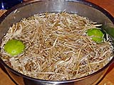 Thinly sliced inner leaves of banana blossom